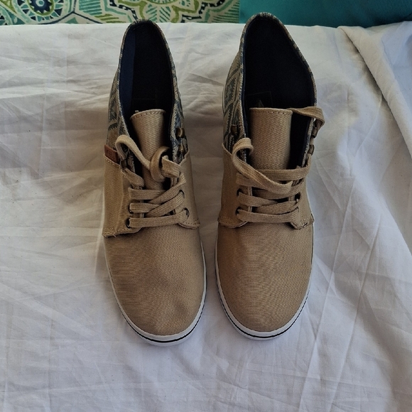 Vans Wome's Tan Ankle Boots Size 7 - Picture 1 of 8